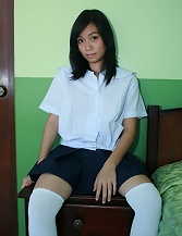 Nubile filipina babe janice strips off her school uniform